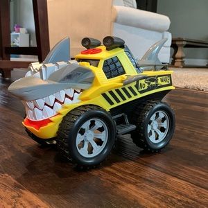 Shark Monster Truck